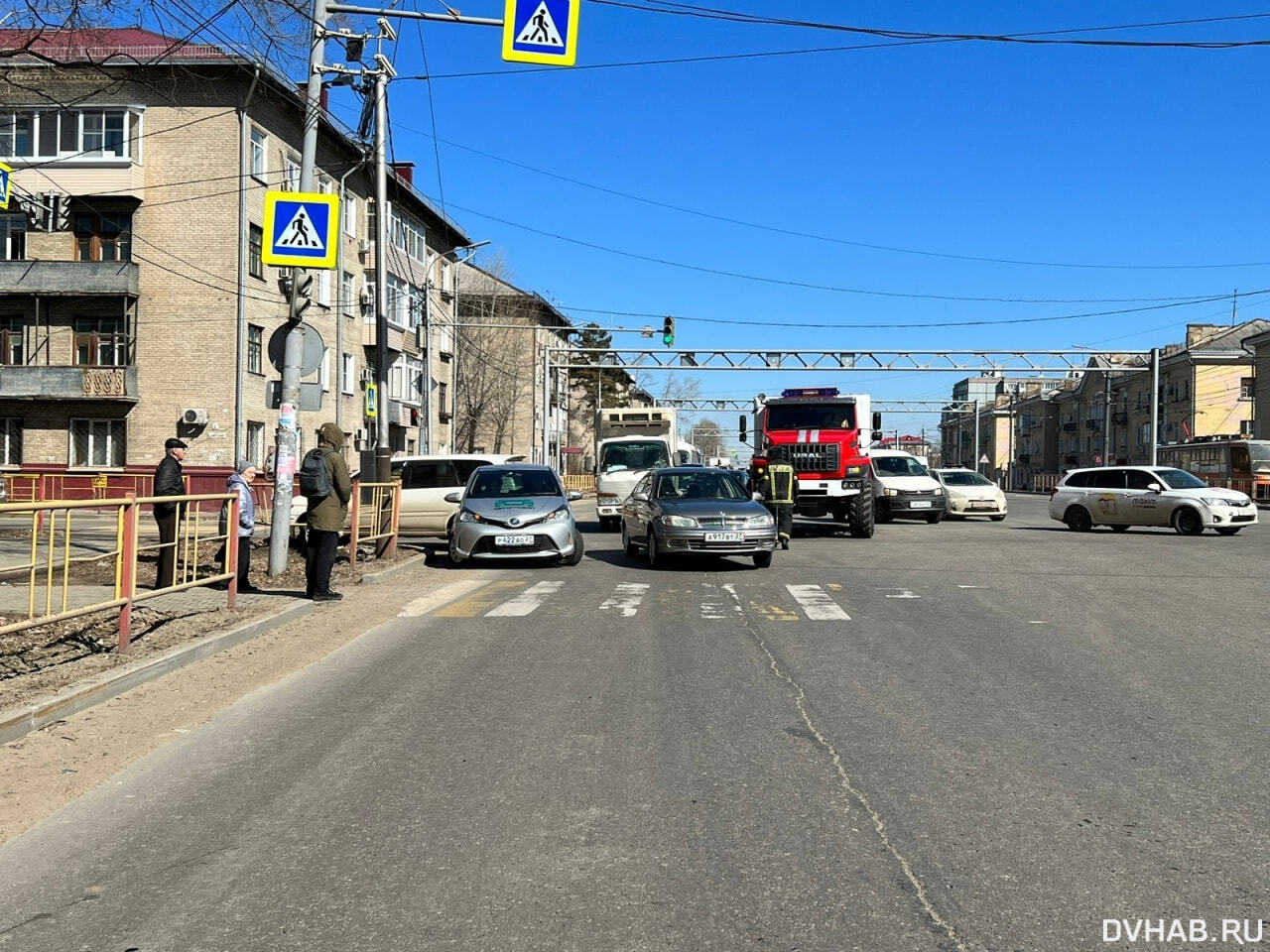 В спешащую на вызов пожарную машину влетел Presage на Краснореченской  (ФОТО) — Новости Хабаровска