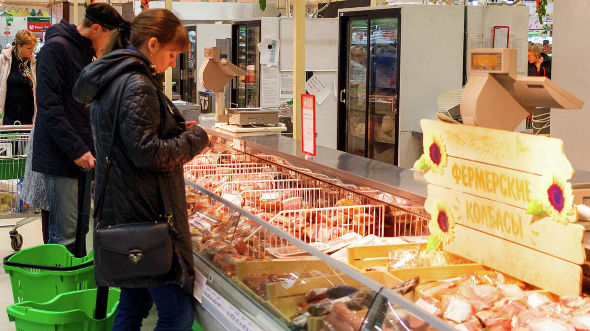 Заветренное мясо с белыми пятнами сняли с продажи в Хабаровске ...
