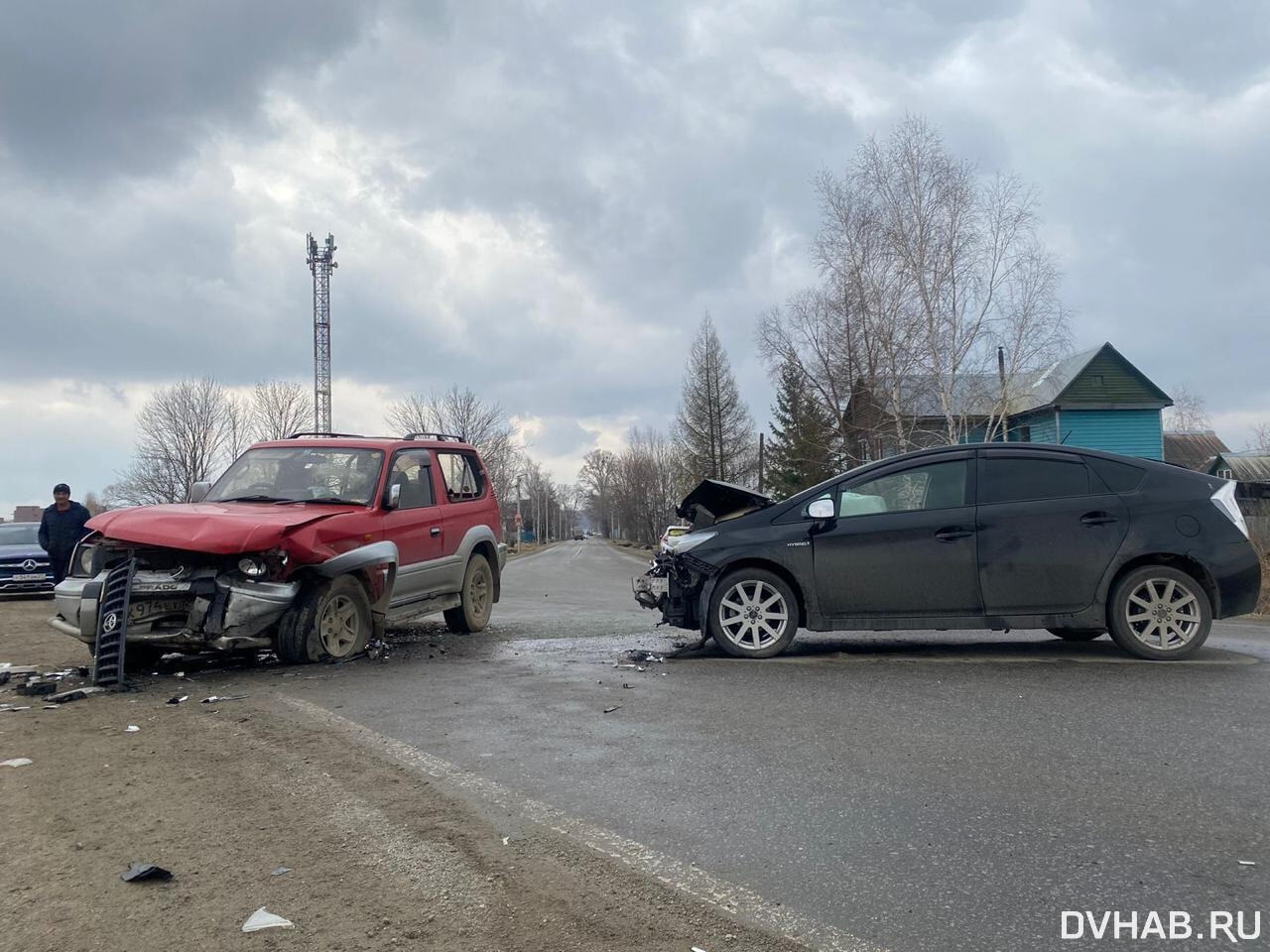 Четыре человека пострадали при столкновении Prado и Prius (ФОТО) — Новости  Хабаровска