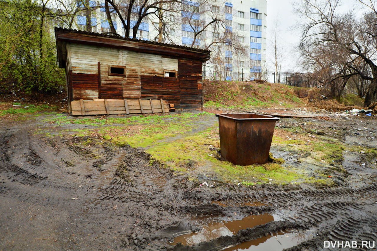 Моются дождевой водой и дышат плесенью жители 165-летнего барака (ФОТО) —  Новости Хабаровска