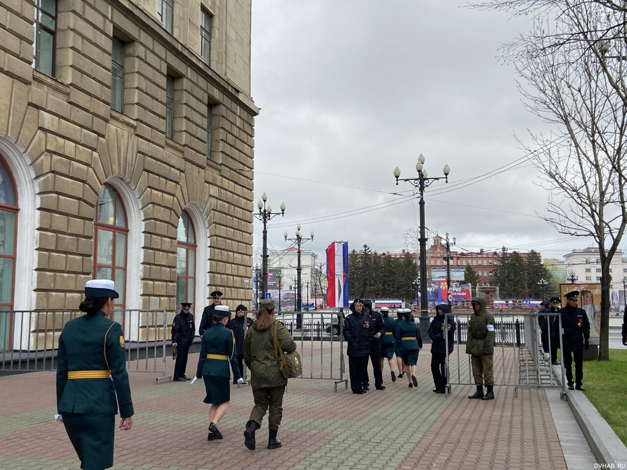 В центре Хабаровска готовятся к проведению праздничного парада (ФОТО;  ОБНОВЛЕНИЕ) — Новости Хабаровска