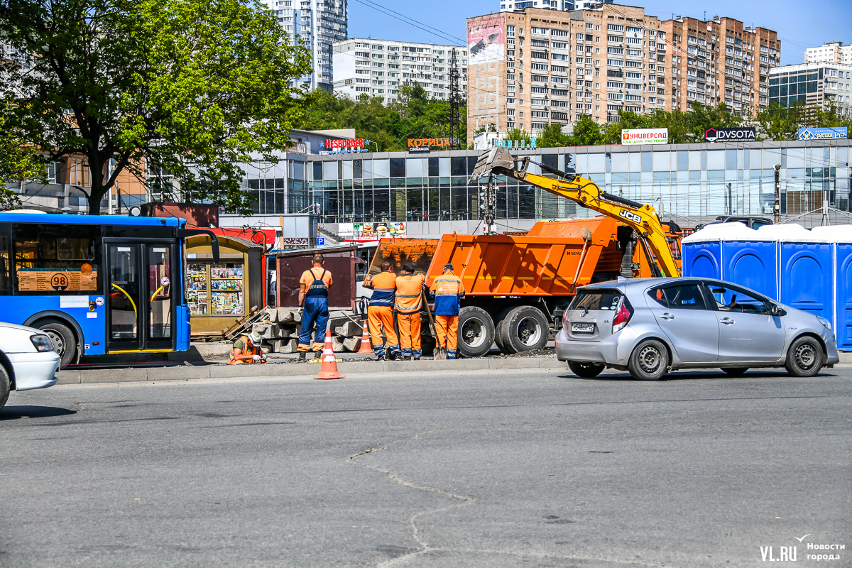 На остановке в районе площади Луговой во Владивостоке начался комплексный  дорожный ремонт (ФОТО) – Новости Владивостока на VL.ru