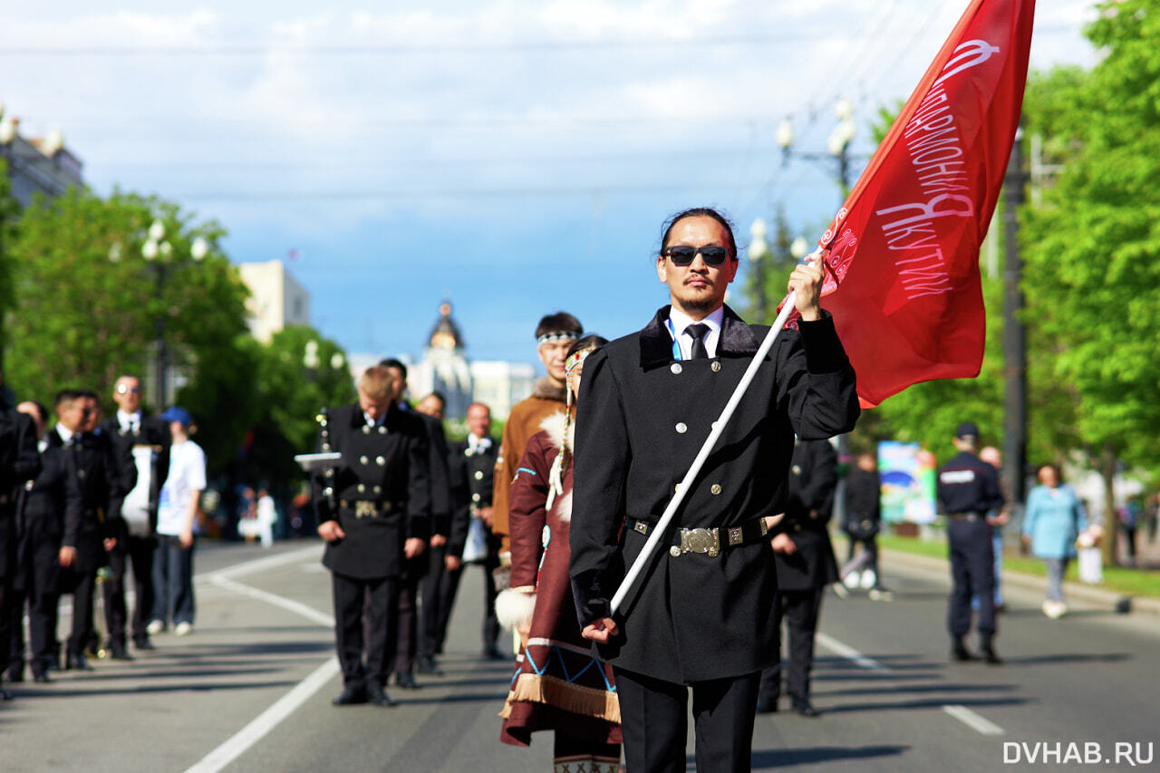 Хиты «Любэ» и саундтреки — парад участников «Амурских волн» прошел в  Хабаровске (ФОТО; ВИДЕО) — Новости Хабаровска