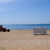 Пляж на Шаморе. На втором пляже чистят песок, поставили вышку спасателя, раздевалки, но работы ещё не завершены — newsvl.ru
