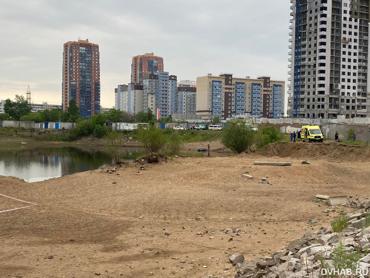 Две девочки утонули в котловане в районе Сысоева (ФОТО; ОБНОВЛЕНИЕ) —  Новости Хабаровска