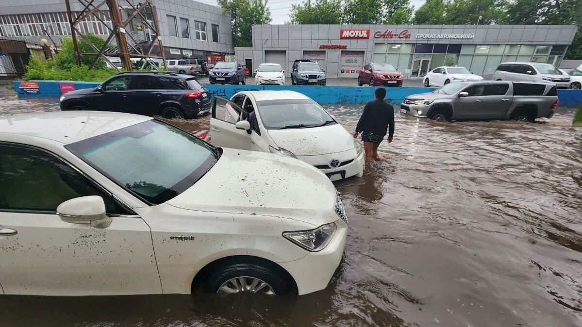 Ливень и ветер: Владивосток уходит под воду из-за шторма (ФОТО) — Новости  Хабаровска