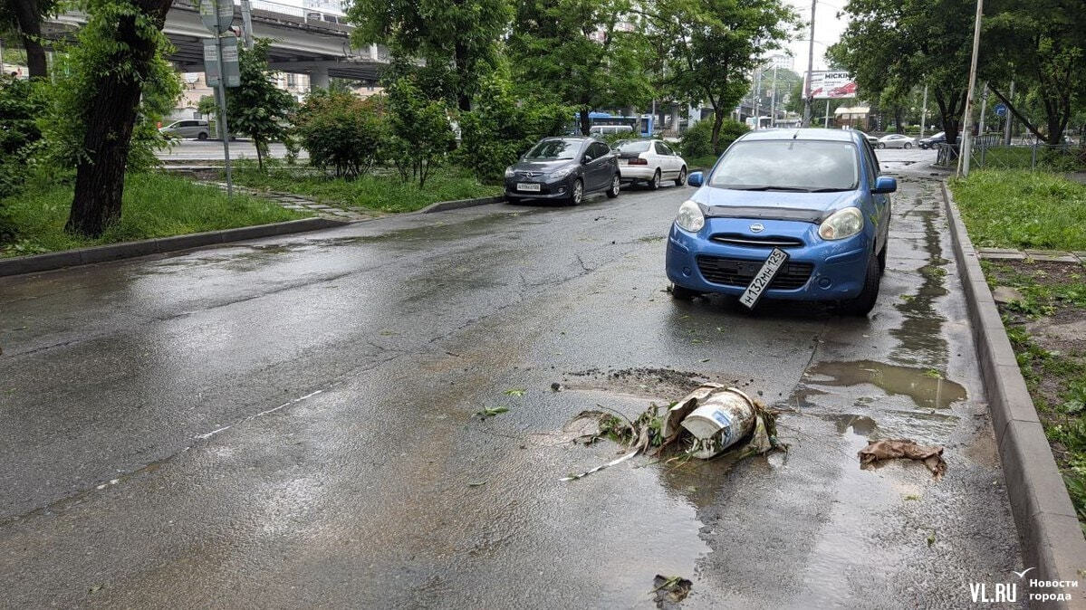 Во Владивостоке смыло асфальт, текут крыши и отключили свет — Новости  Хабаровска