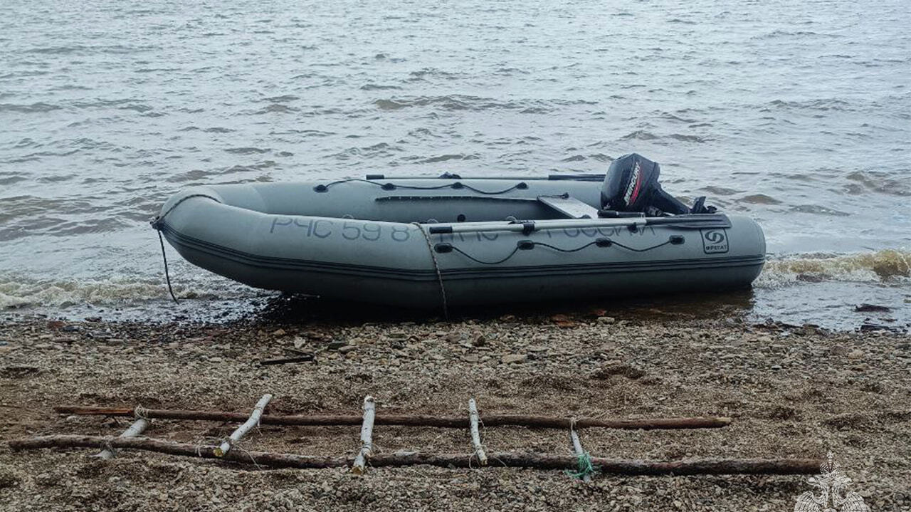 Тело утонувшего рыбака достали спасатели из воды (ФОТО) — Новости Хабаровска