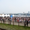 У входов на площадку фестиваля выстраивались большие очереди — newsvl.ru