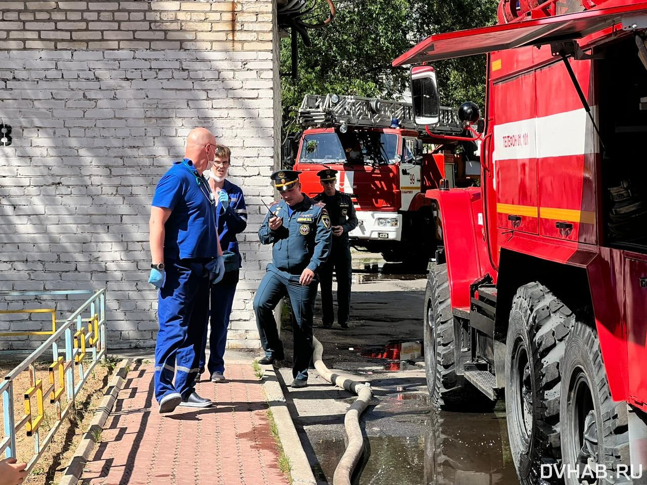 Мужчина наглотался дыма при пожаре на Ворошилова (ФОТО) — Новости Хабаровска