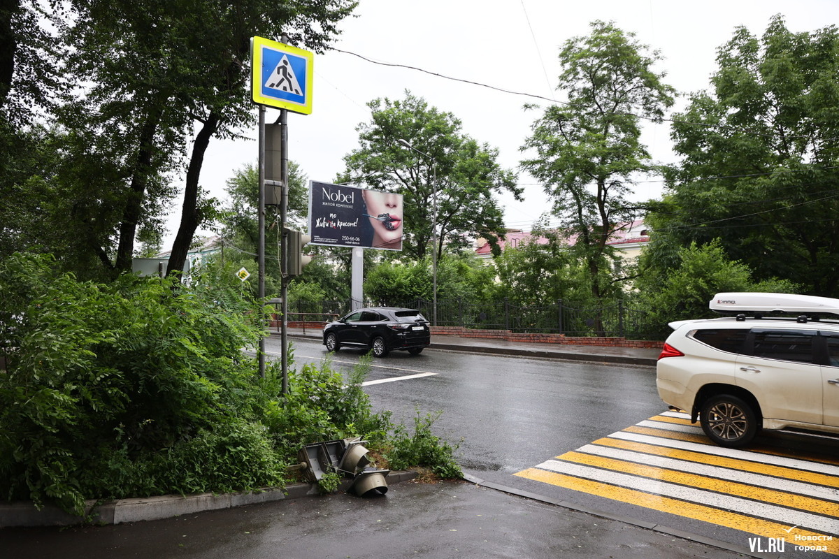 На Верхнепортовой упала головка светофора, отремонтируют её на следующей  неделе (ФОТО) – Новости Владивостока на VL.ru