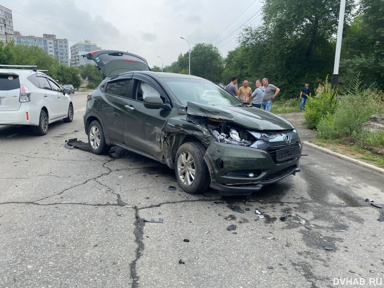 Toyota Harrier и Honda Vezel столкнулись на Демьяна Бедного (ФОТО) —  Новости Хабаровска