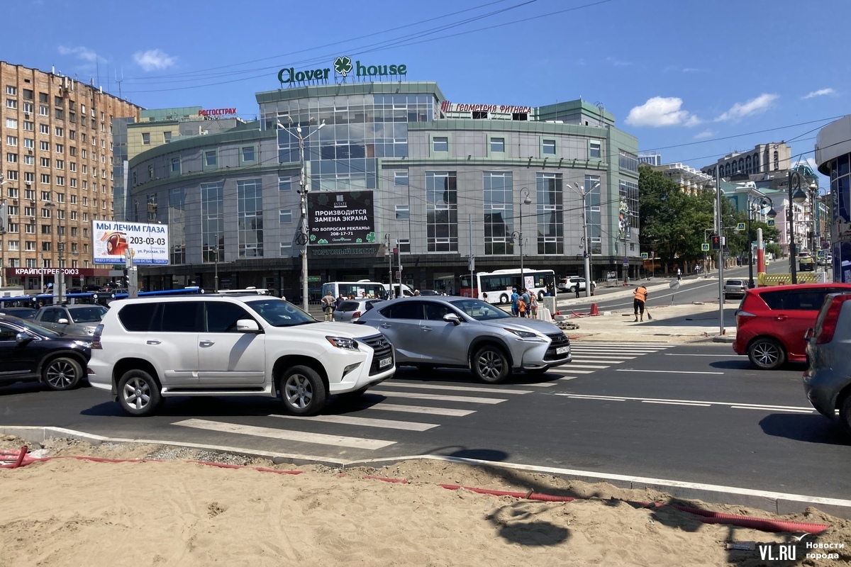 На перекрёстке Семёновской и Алеутской заработала новая схема движения –  водители в растерянности – Новости Владивостока на VL.ru