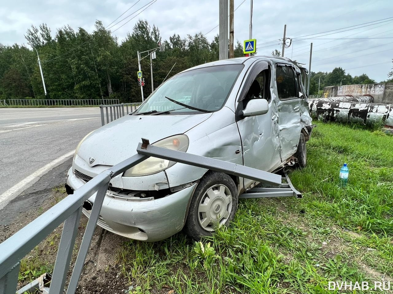 Перепутавший сигналы светофора водитель въехал под автовоз (ФОТО; ВИДЕО) —  Новости Хабаровска