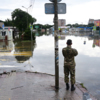 Вода примерно до 1,5 метра в высоту стоит около автовокзала (Чичерина, 121) и торгового комплекса «Центральный» (Кузнечная, 14) — newsvl.ru