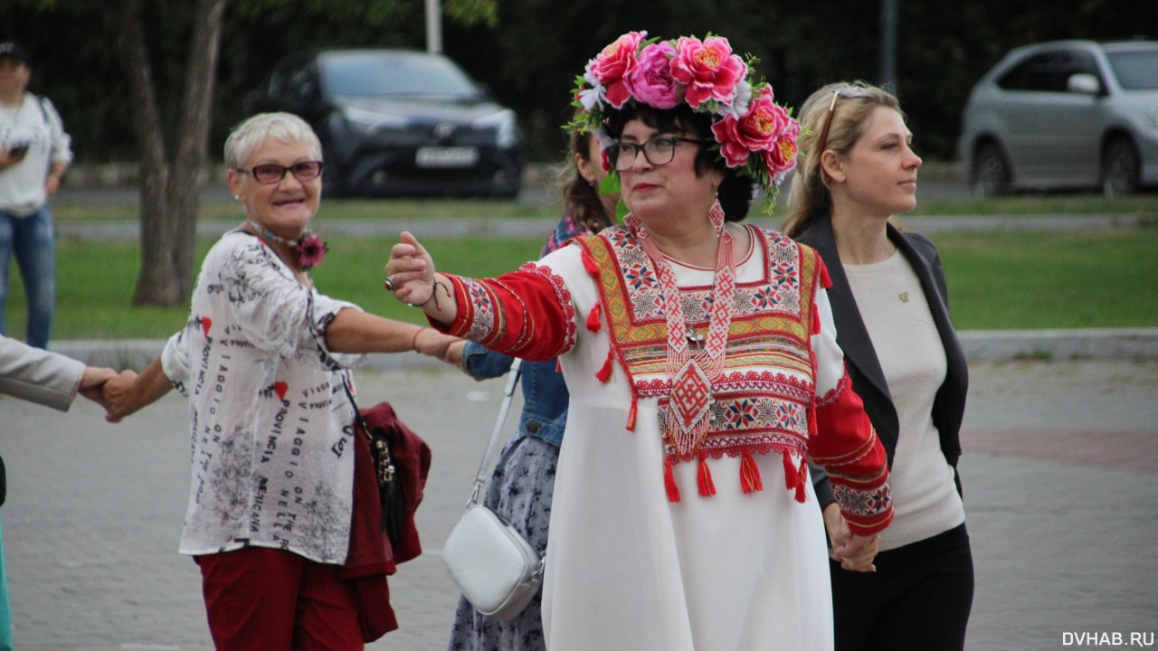 В «Хоровод мира» выстроились жители Комсомольска (ФОТО; ВИДЕО) — Новости  Хабаровска