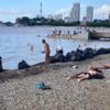 «Юбилейный» пляж. С побережья убирают мусор — newsvl.ru