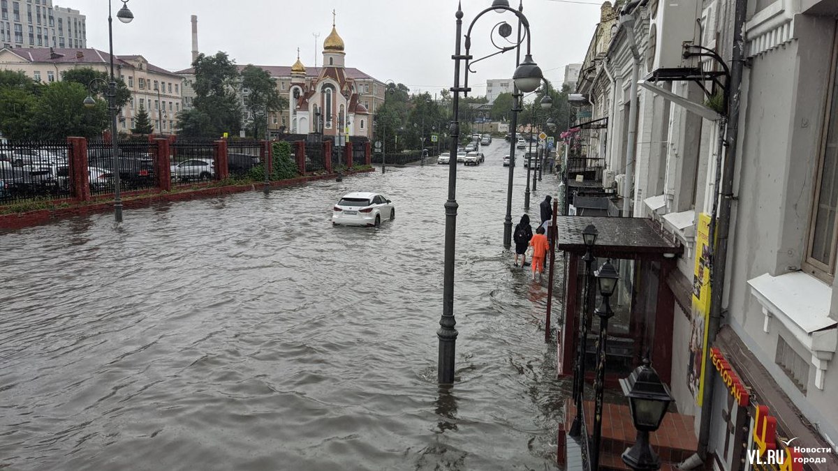 Ливень во Владивостоке оставил после себя разбитые и затопленные дороги  (ФОТО; ВИДЕО) – Новости Владивостока на VL.ru