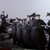 Та самая постановочная старая фотография. Артиллеристы "чистят" дуло  — newsvl.ru
