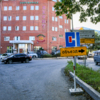 Перед гостиницей «Яхонт» указан «Тупик» при съезде налево и «Объезд» направо, по Иртышской. — newsvl.ru