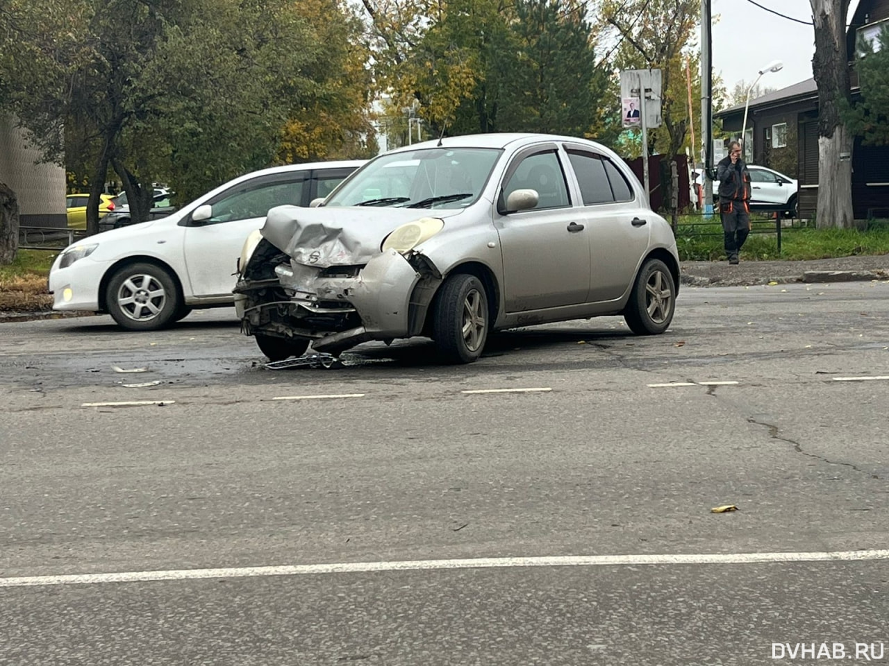 Пострадал ребенок: Toyota Passo и Nissan March столкнулись на Суворова  (ФОТО) — Новости Хабаровска