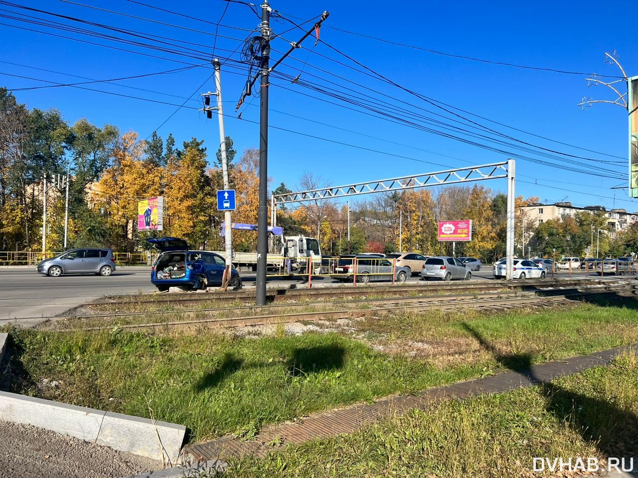 Хабаровчанка разбила машину своего парня на Краснореченской (ФОТО) —  Новости Хабаровска