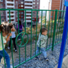 Есть калитка, но дети норовили пролезть через забор — newsvl.ru