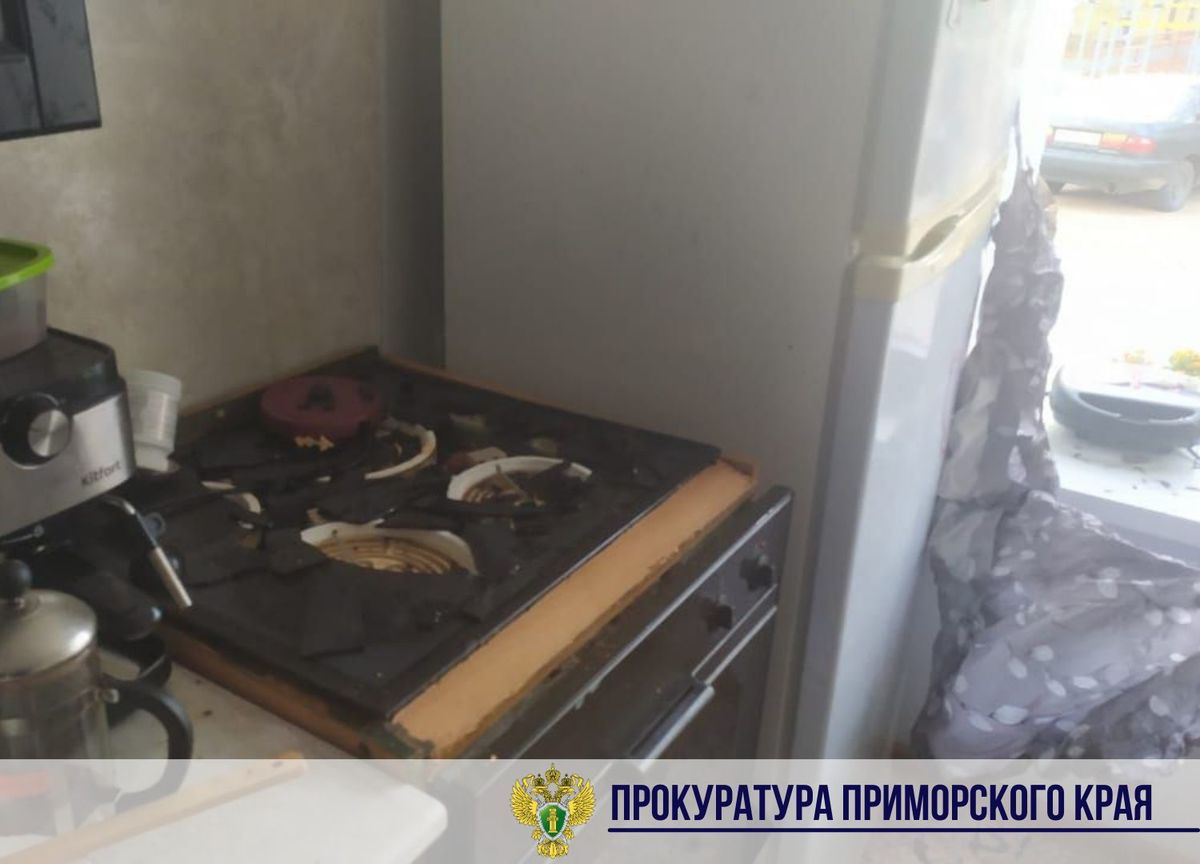 В Лазо из-за взрыва газового баллончика плиты обвалилась часть фасада дома  (ФОТО) – Новости Владивостока на VL.ru