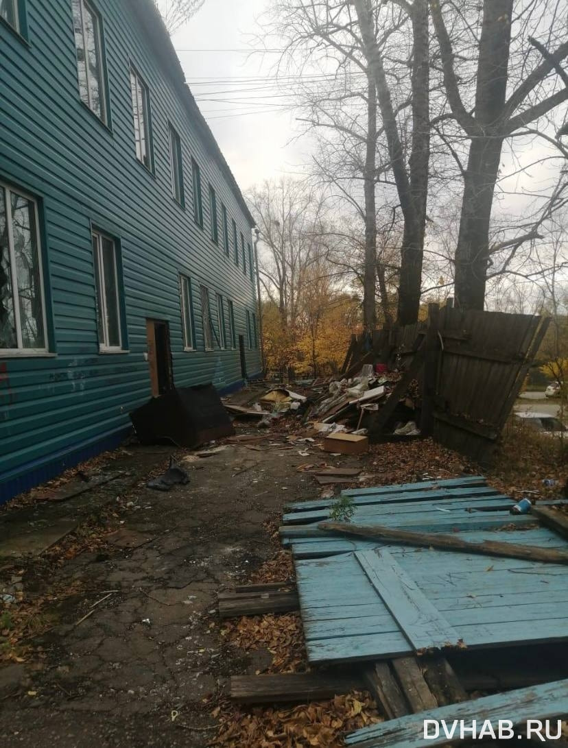 Бывшее здание суда на Базе КАФ пришло в запустение (ФОТО) — Новости  Хабаровска