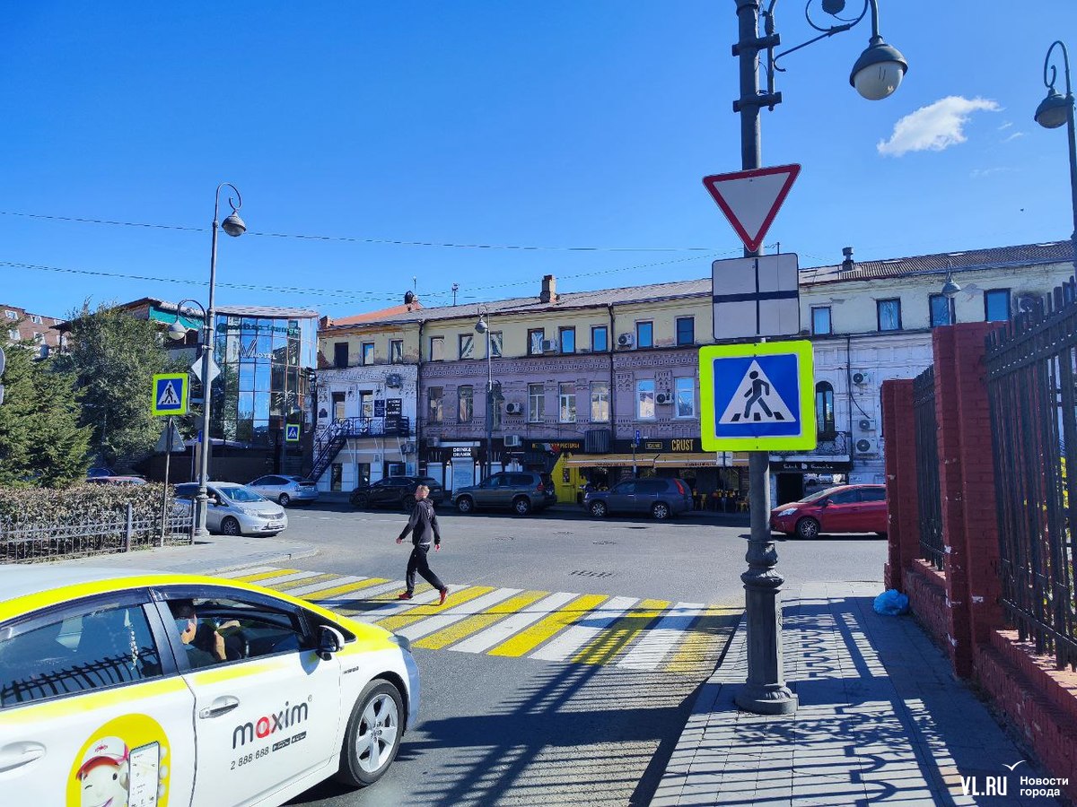 Старые знаки о главной: на перекрёстке Пограничной и Батарейной вернули  приоритет для тупика возле ГИБДД – Новости Владивостока на VL.ru