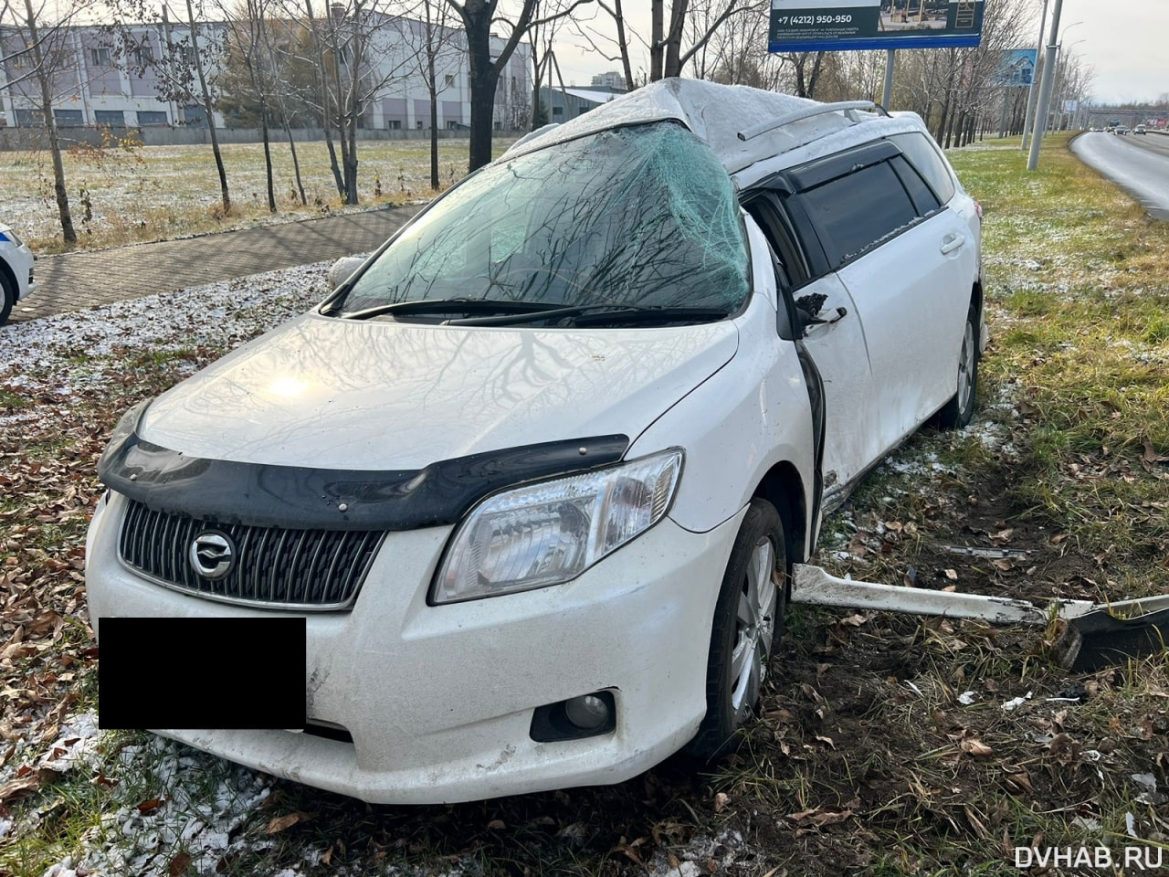 Врезался в столб водитель Fielder на Ангарской (ФОТО) — Новости Хабаровска