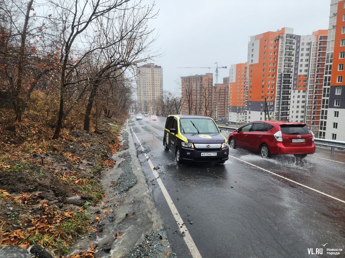 Вместо снегопада – потоп: во Владивостоке затопило дороги, утонули машины  (ФОТО; ВИДЕО) – Новости Владивостока на VL.ru