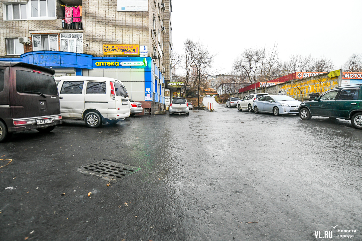 Во Владивостоке закончили строительство тротуара на «Клубной» и проезда на  «Школьной» по возрождённым депутатским наказам (ФОТО) – Новости  Владивостока на VL.ru