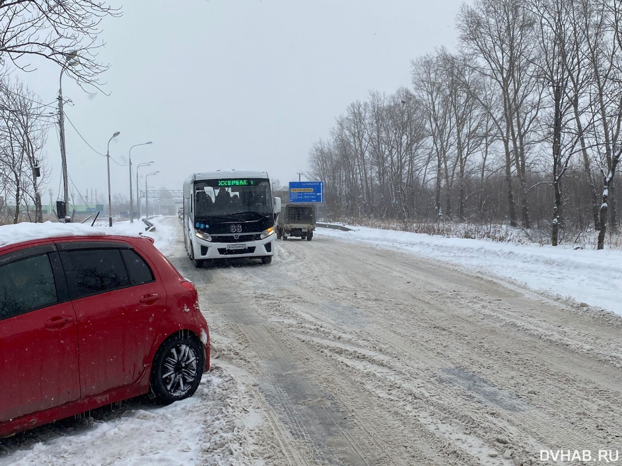 Сложная ситуация: Vitz, Corolla и Prius столкнулись на Горького (ФОТО) —  Новости Хабаровска