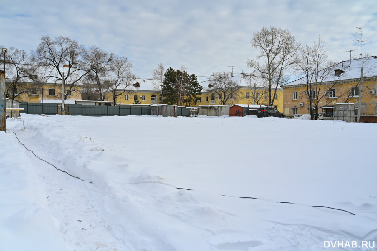 Для новой «свечки» посреди экс-объектов культурного наследия огородили  участок (ФОТО; ПРОЕКТ) — Новости Хабаровска