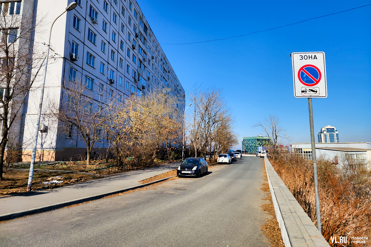 Всё ради культуры: рядом с музейно-театральным комплексом у владивостокцев  «отрезают» часть придомовой территории – Новости Владивостока на VL.ru