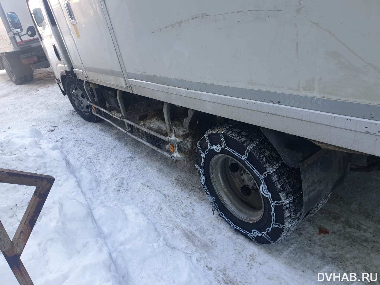 Заложники снега: почему грузовики и автобусы больше всех страдают от  нечищеных дорог (ФОТО) — Новости Хабаровска