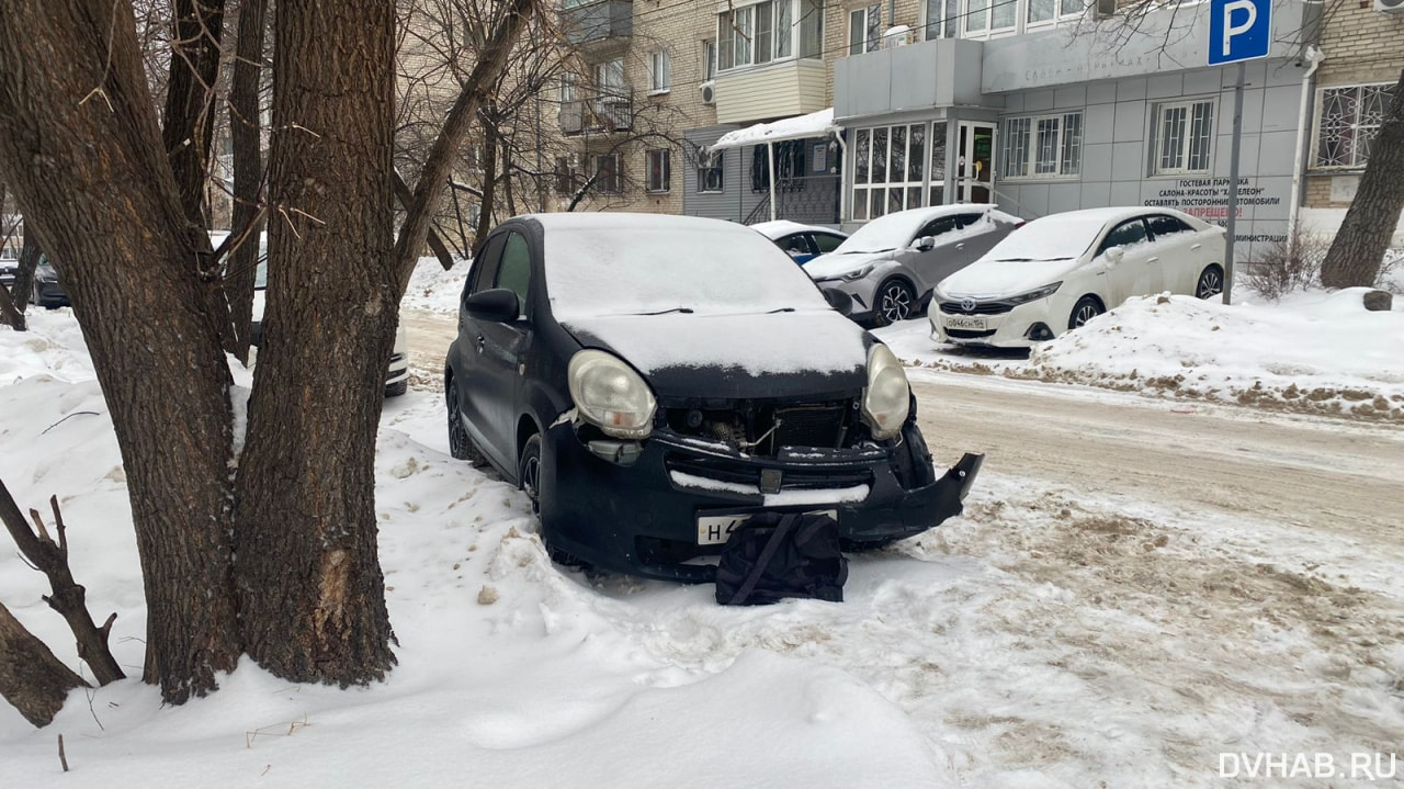 ДТП с тремя машинами произошло на Лермонтова из-за скользкой дороги (ФОТО)  — Новости Хабаровска