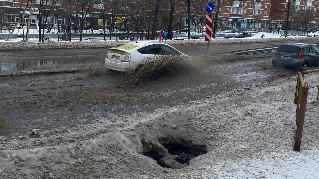 Волочаевскую затопило из-за забитой снегом ливневки (ФОТО; ОБНОВЛЕНИЕ) —  Новости Хабаровска