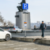 После обеда знаки уже висели на местах: под Золотым мостом — newsvl.ru