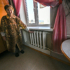 Анне Петровне 83, она ребёнок войны и живёт здесь с 1996 года — newsvl.ru
