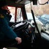 Пожарные даже с сиреной с трудом маневрируют в Снеговой Пади — newsvl.ru