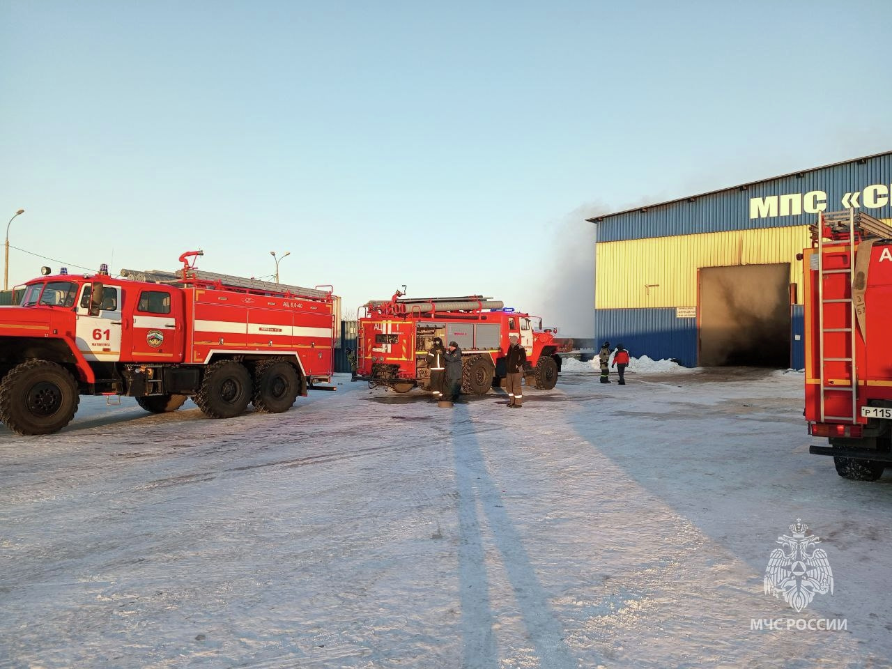 Более суток горела станция по переработке мусора на Фёдоровском шоссе  (ФОТО) — Новости Хабаровска