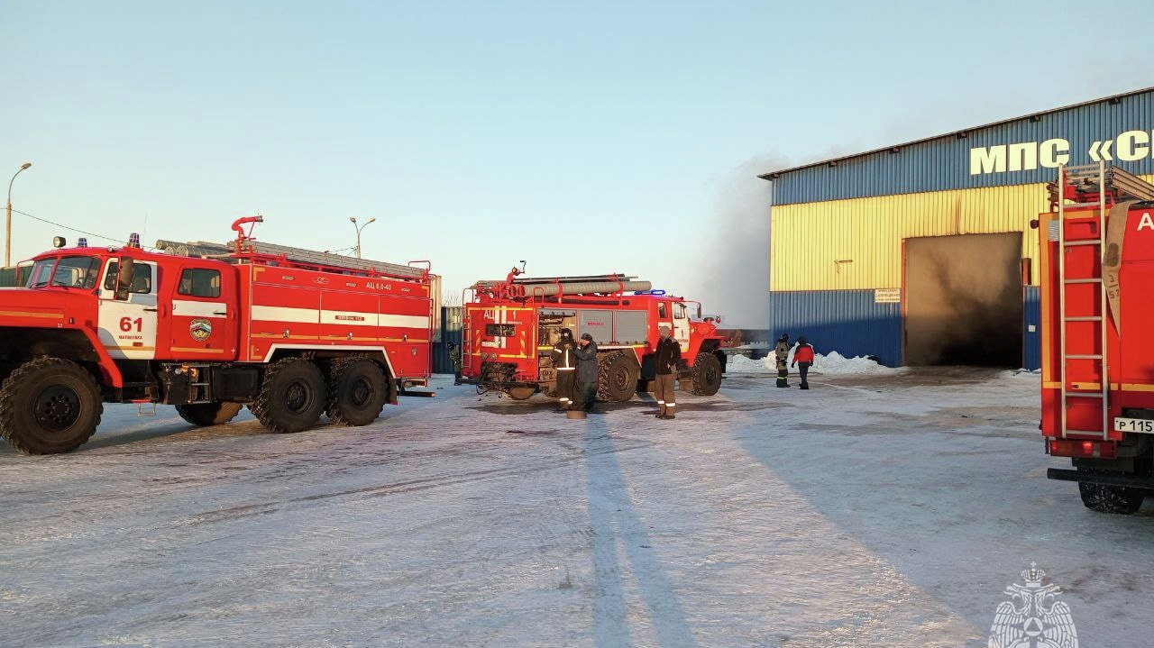 Более суток горела станция по переработке мусора на Фёдоровском шоссе  (ФОТО) — Новости Хабаровска