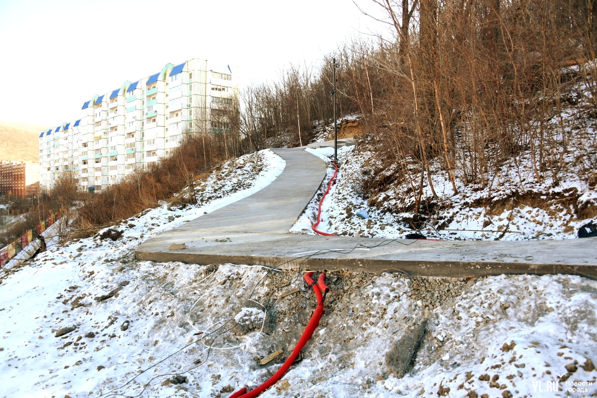 На Снеговой Пади к сроку построили только 85% парка отдыха (ФОТО) – Новости  Владивостока на VL.ru