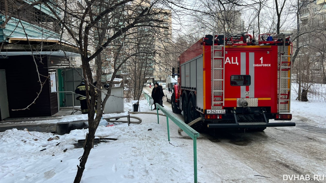 Мужчина погиб при пожаре в доме на Ким Ю Чена (ФОТО) — Новости Хабаровска