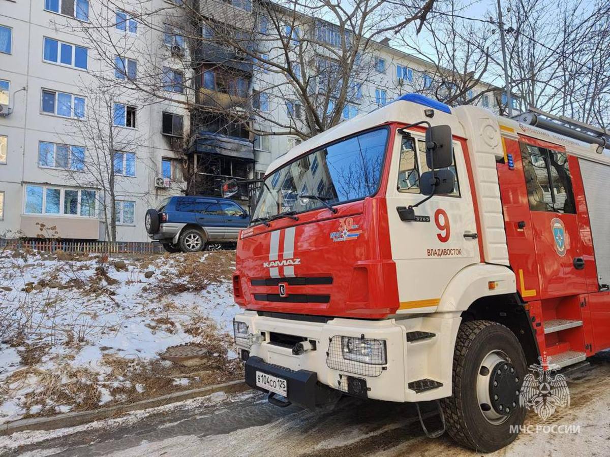 Семерых человек спасли из горящей панельки на Первой Речке – Новости  Владивостока на VL.ru