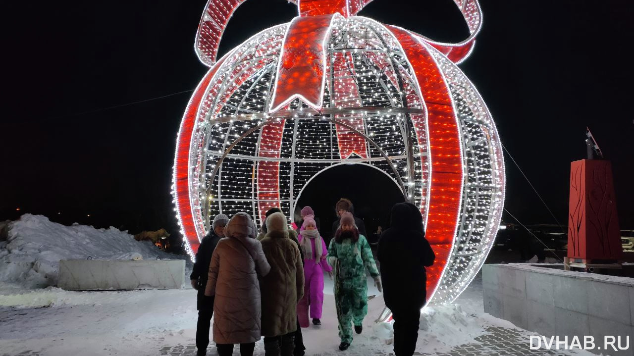 Без Деда Мороза и его внучки открыли новогодний городок в Комсомольске  (ФОТО; ВИДЕО) — Новости Хабаровска