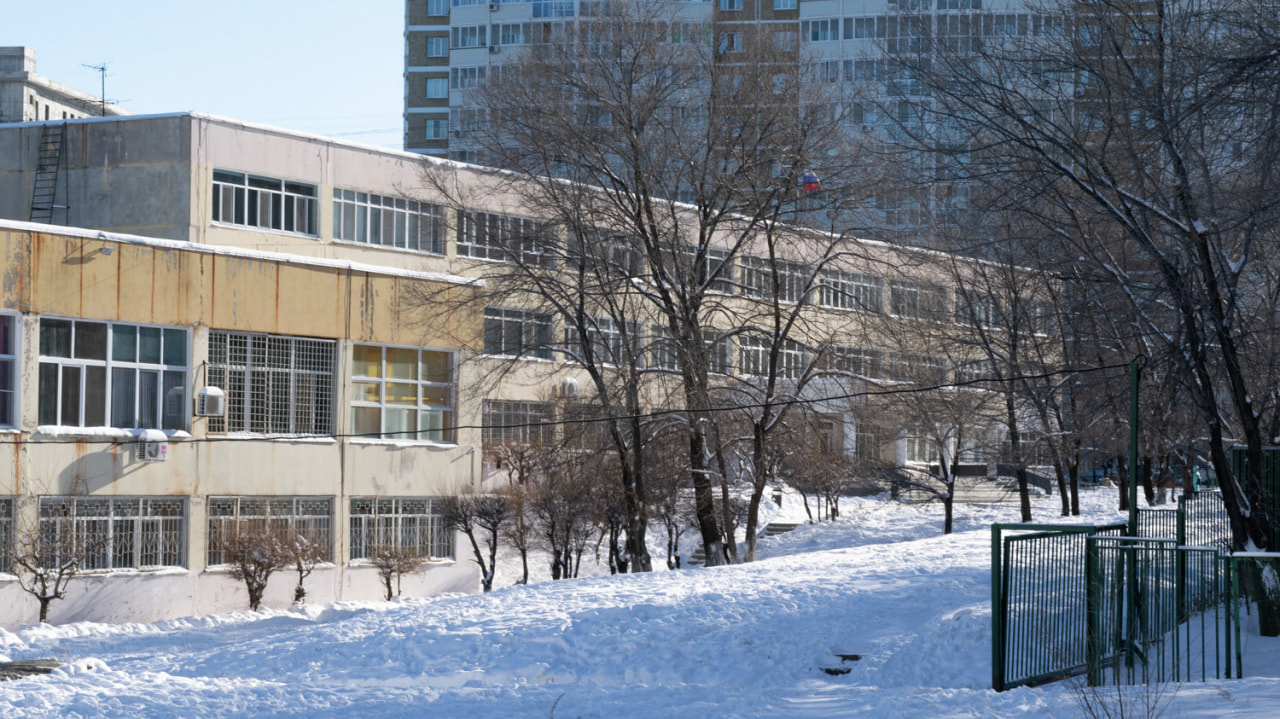 В актовом зале будут учиться дети из-за нехватки мест в хабаровской школе  (ОБНОВЛЕНИЕ) — Новости Хабаровска