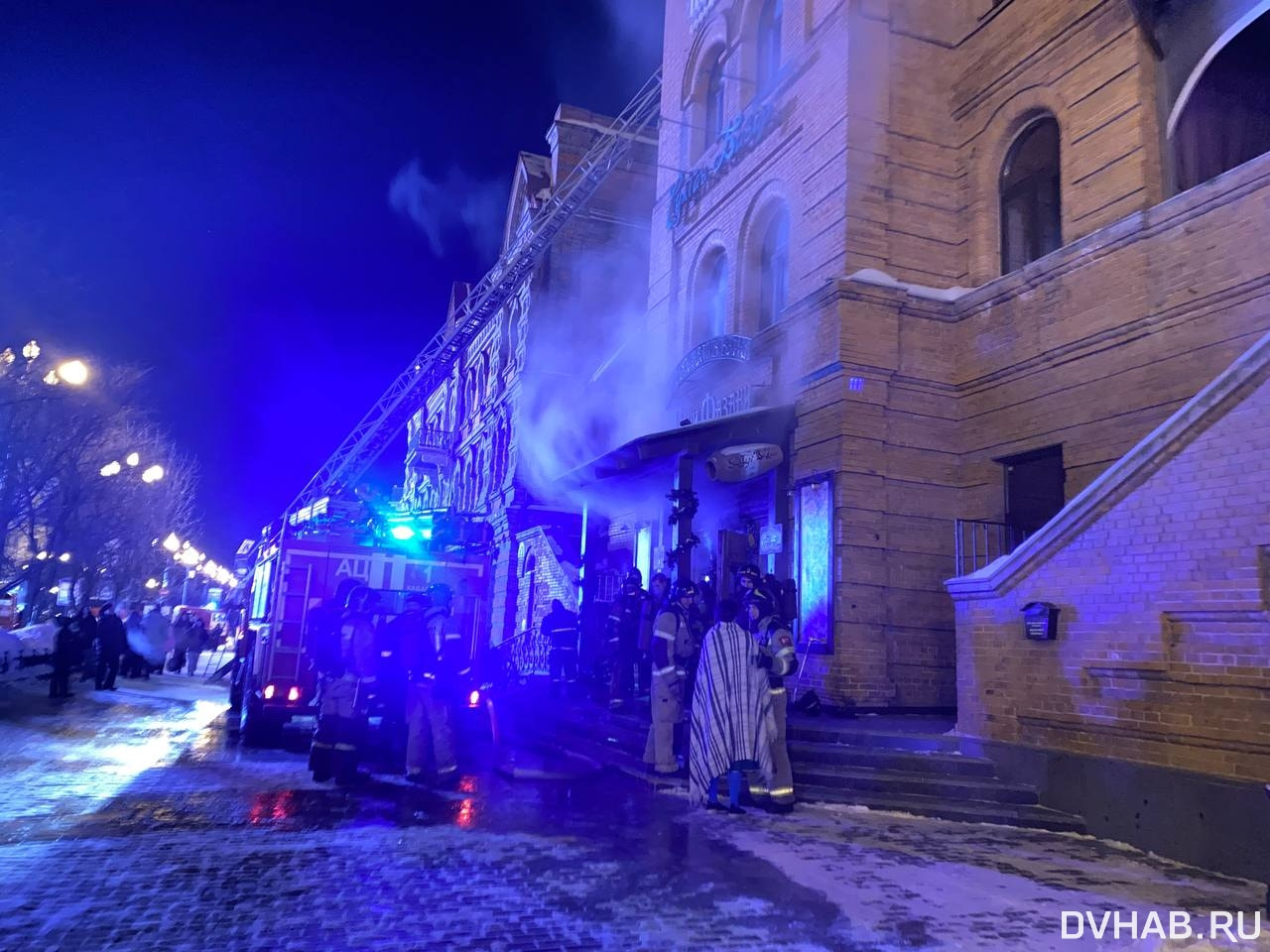 Популярный ресторан загорелся в центре Хабаровска (ФОТО; ВИДЕО; ОБНОВЛЕНИЕ)  — Новости Хабаровска